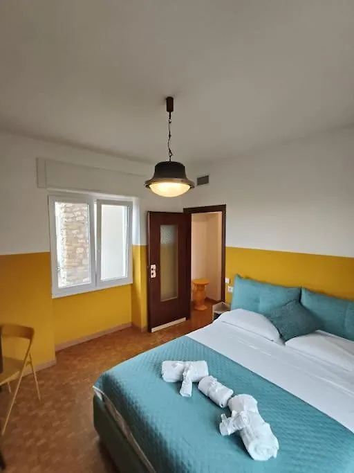 Apartment Seaside Apartment, 20M To The Beach, Wi-Fi&Terrace Bordighera